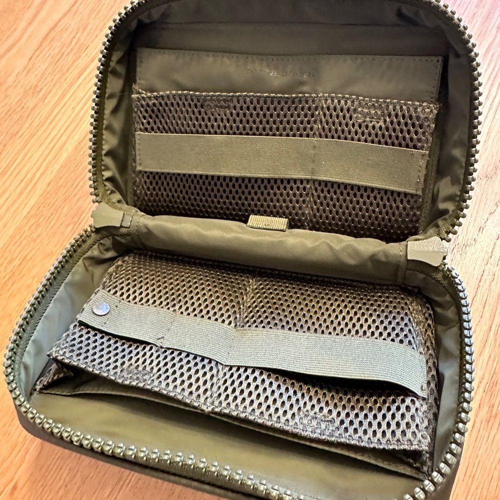 Arlo Neoprene Tech Organizer
